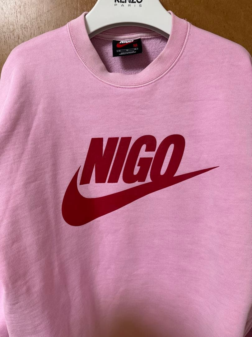 NIKE NIGOロゴ トレーナー ピンク