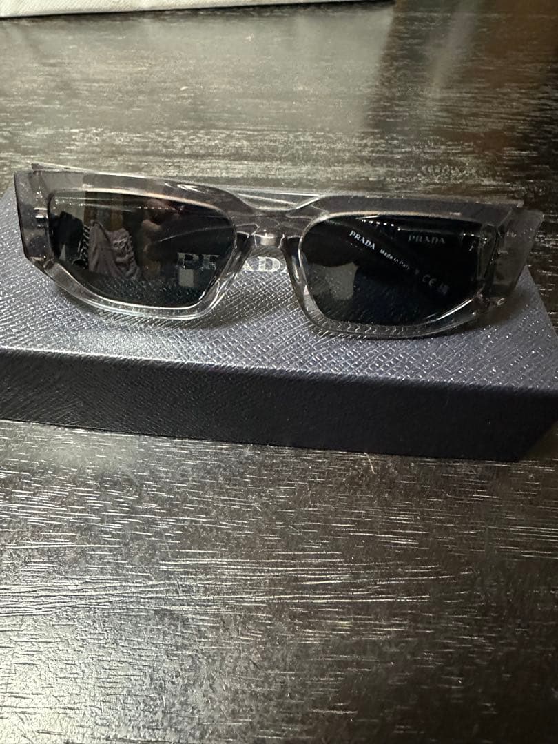 PRADA クリアフレーム サングラス
