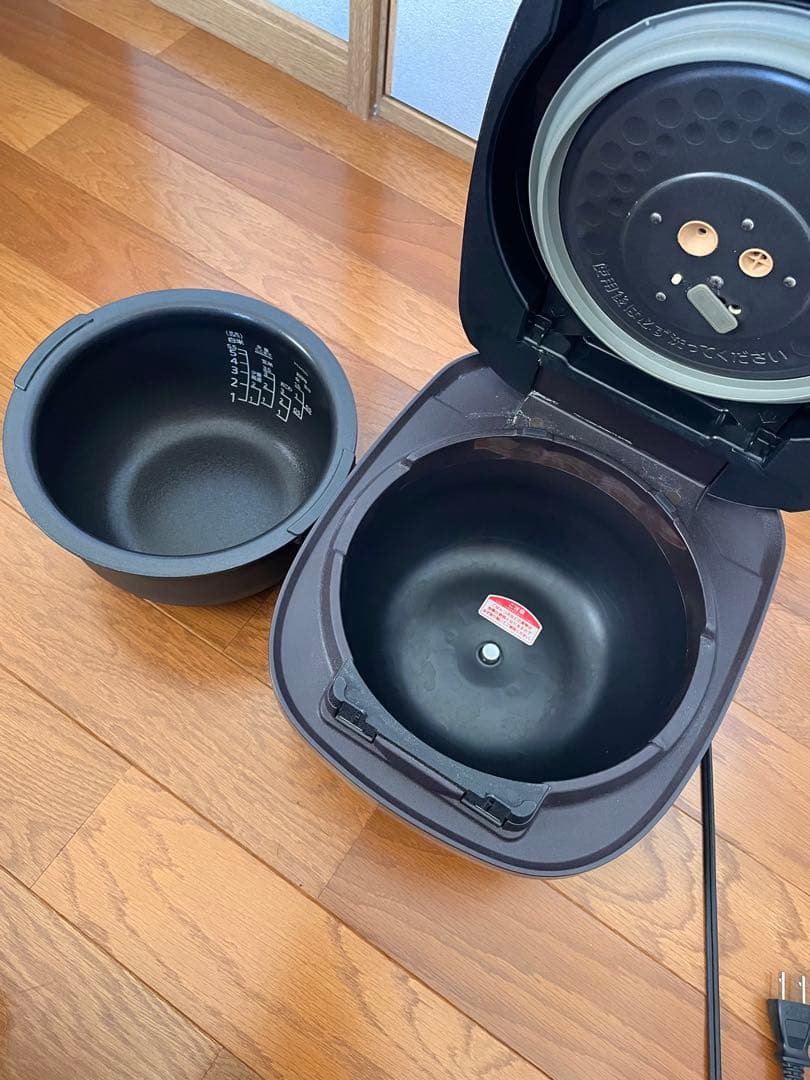 【美品】TIGER JPC-H100 炊飯器 圧力IH 炊きたて タイガー