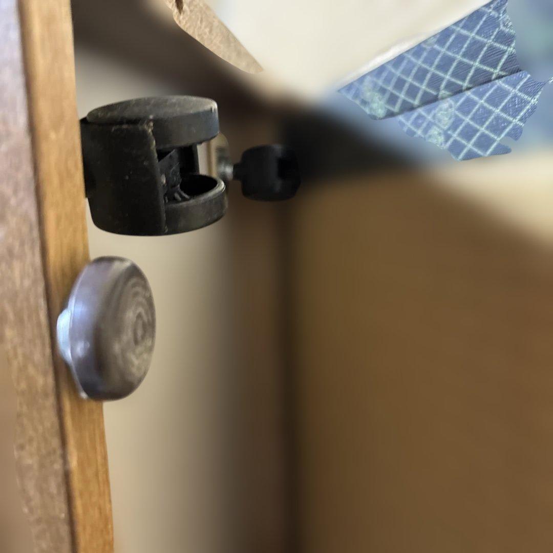 カリモク　　レンジボード・レンジ台　キャスター付き 送料込み　配線付き