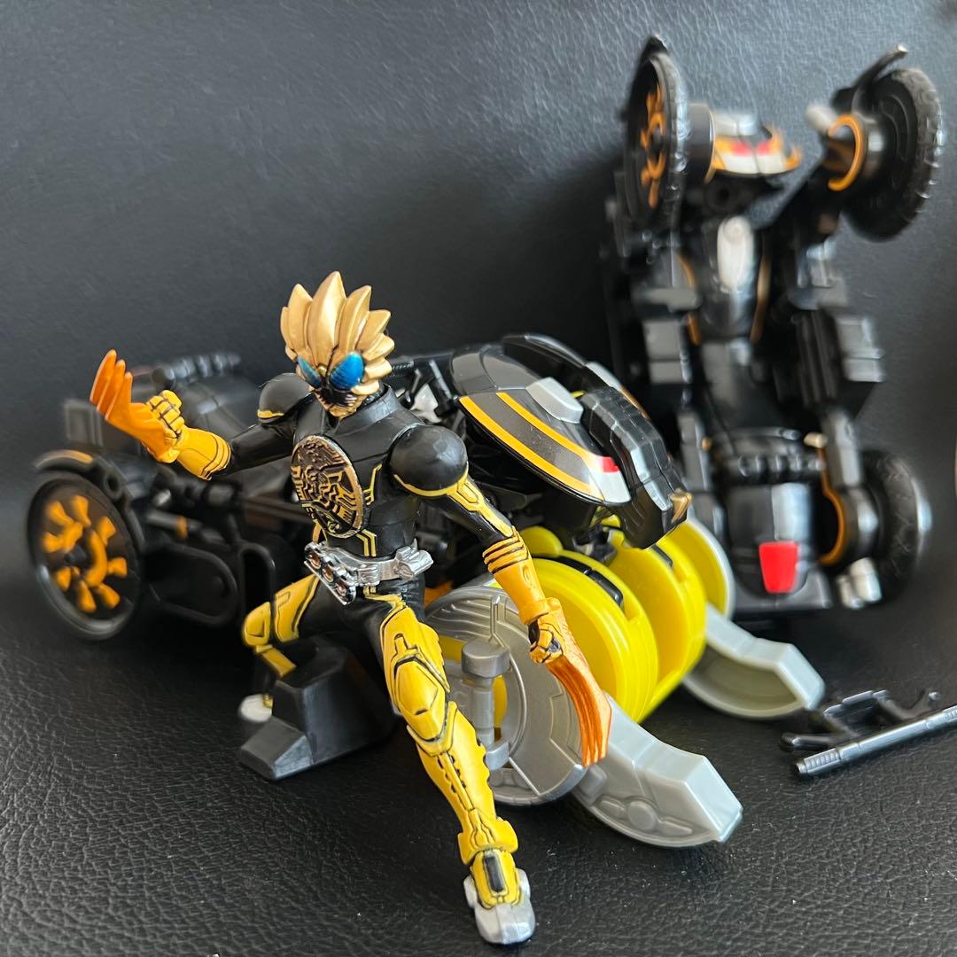 ■ 食玩 仮面ライダーオーズ ラトラーターコンボ ライドベンダー カンドロイド