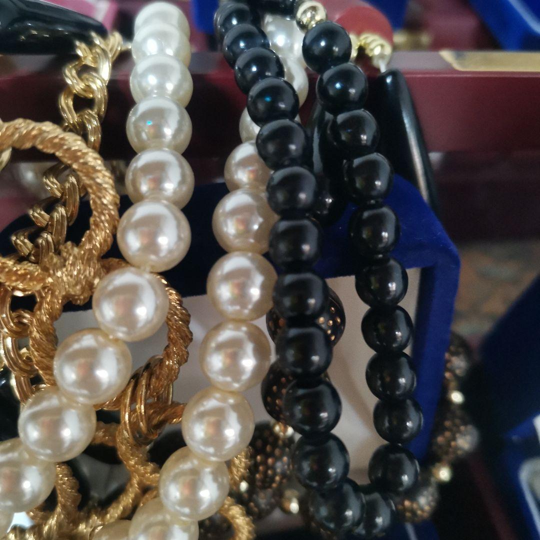 遺品整理 大量アクセサリー 刻印 指輪 金色 喜平 天然石 ブローチ