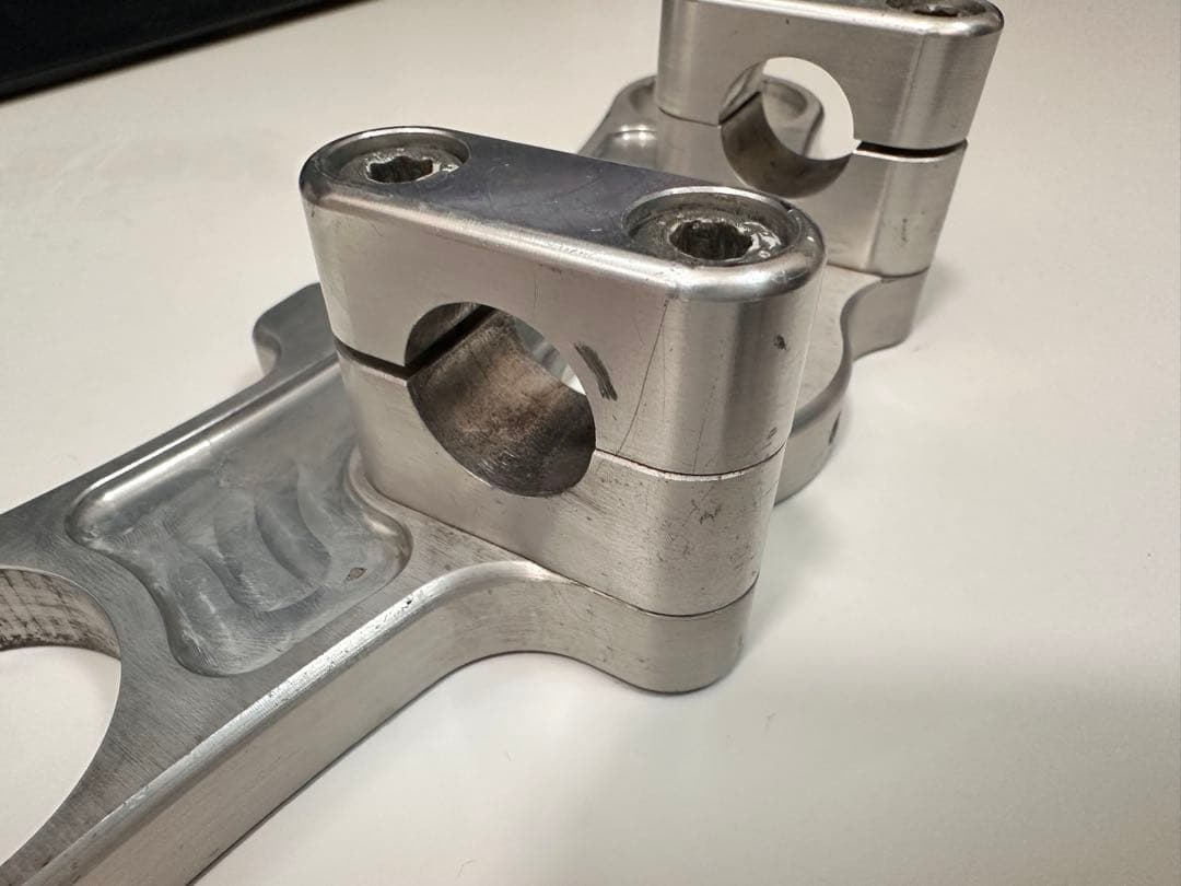 ABM アルミ製 トップブリッジ　CBR600F4i