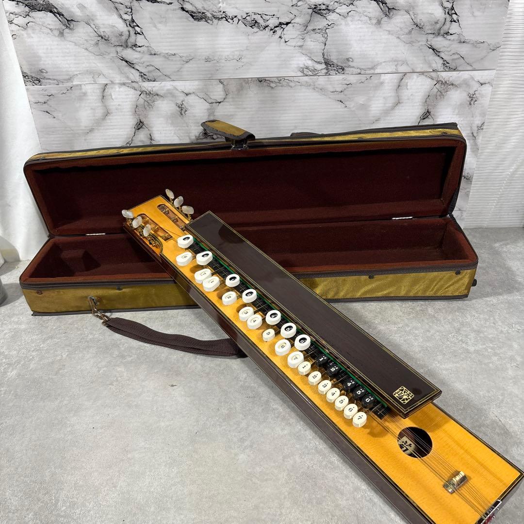 大正琴　菊八重（ハードケース付） 目立った傷や汚れ無し