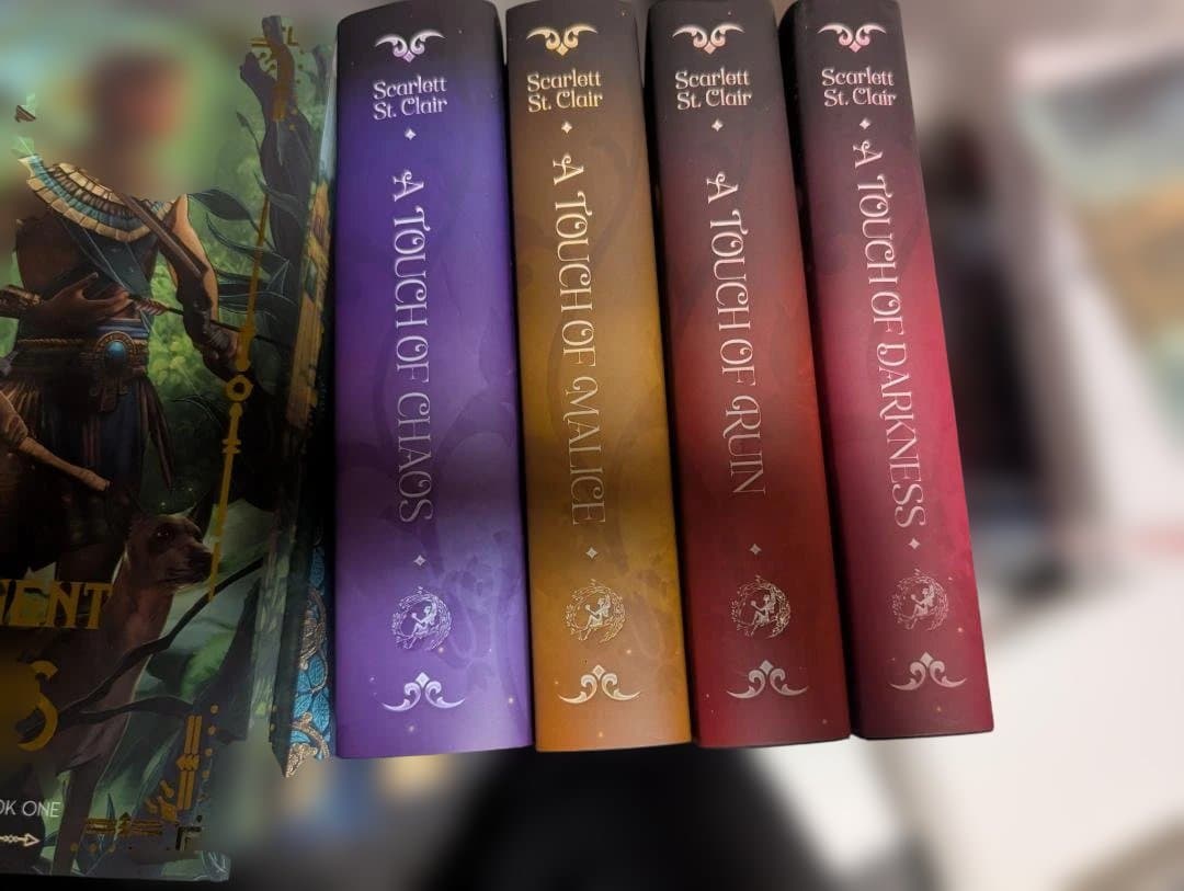 A Touch of Darkness 4巻セット Fairyloot