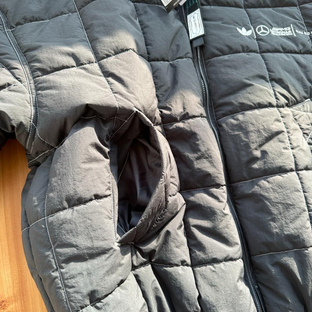 AD Originals×Bad Bunny×AMG F1 コラボジャケット