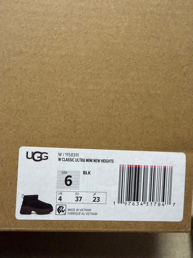 美品　UGG 厚底ムートンブーツ 23〜23.5cm