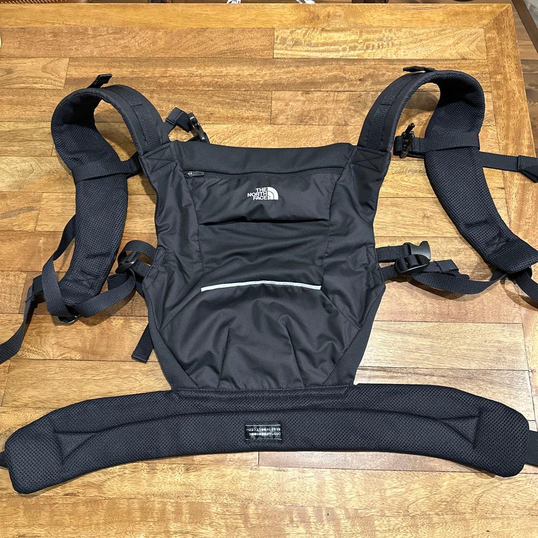 【極美品】ノースフェイス抱っこ紐　収納袋・よだれカバー付き　送料無料