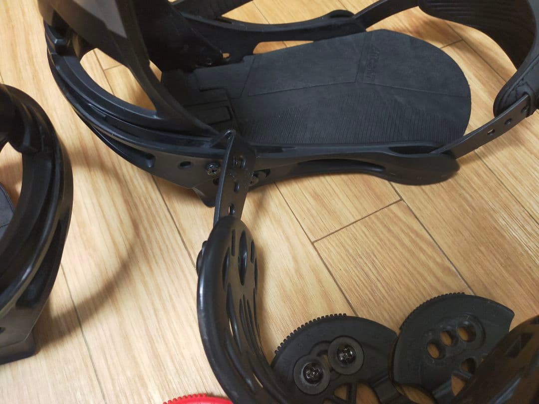 Burton Cartelビンディング 4x4 the channel両対応