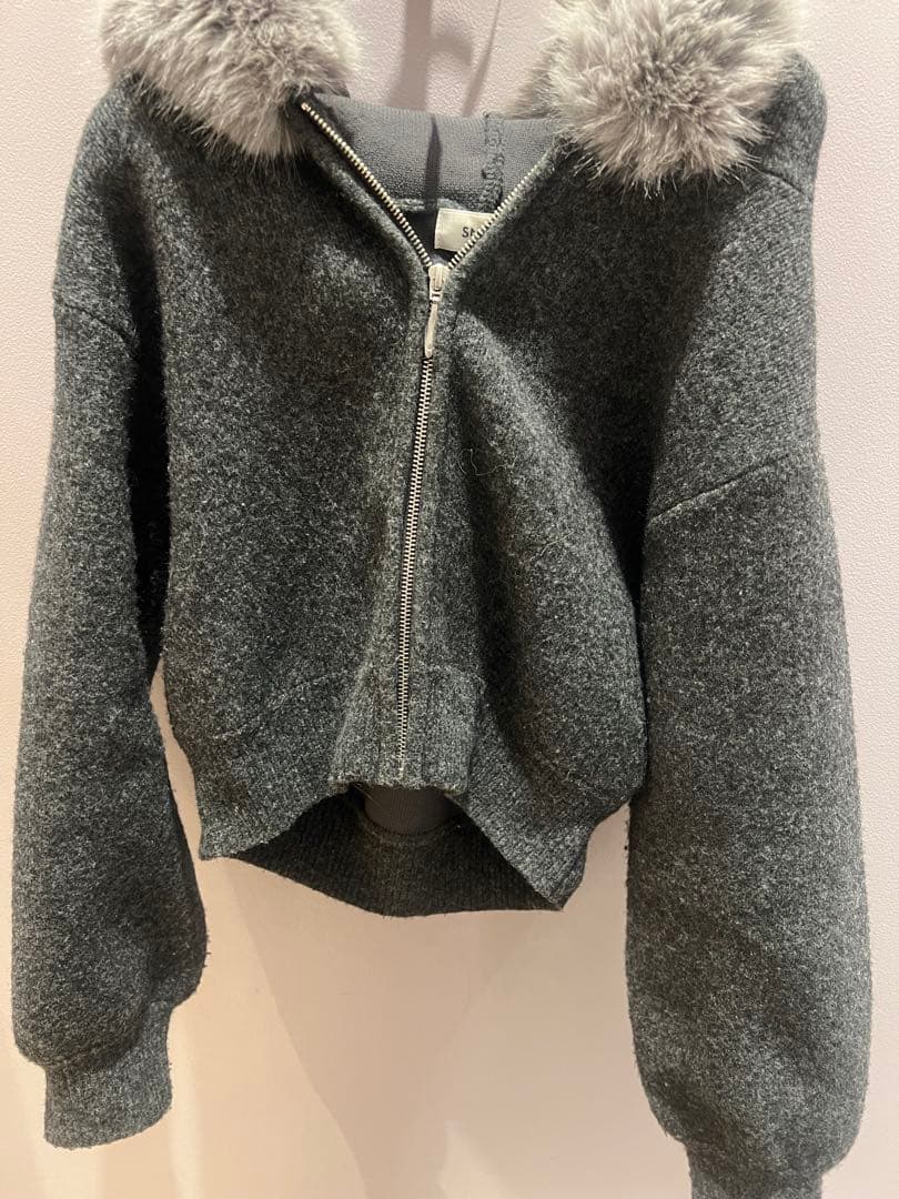 今期　スナイデル　ファー付きニットパーカー
