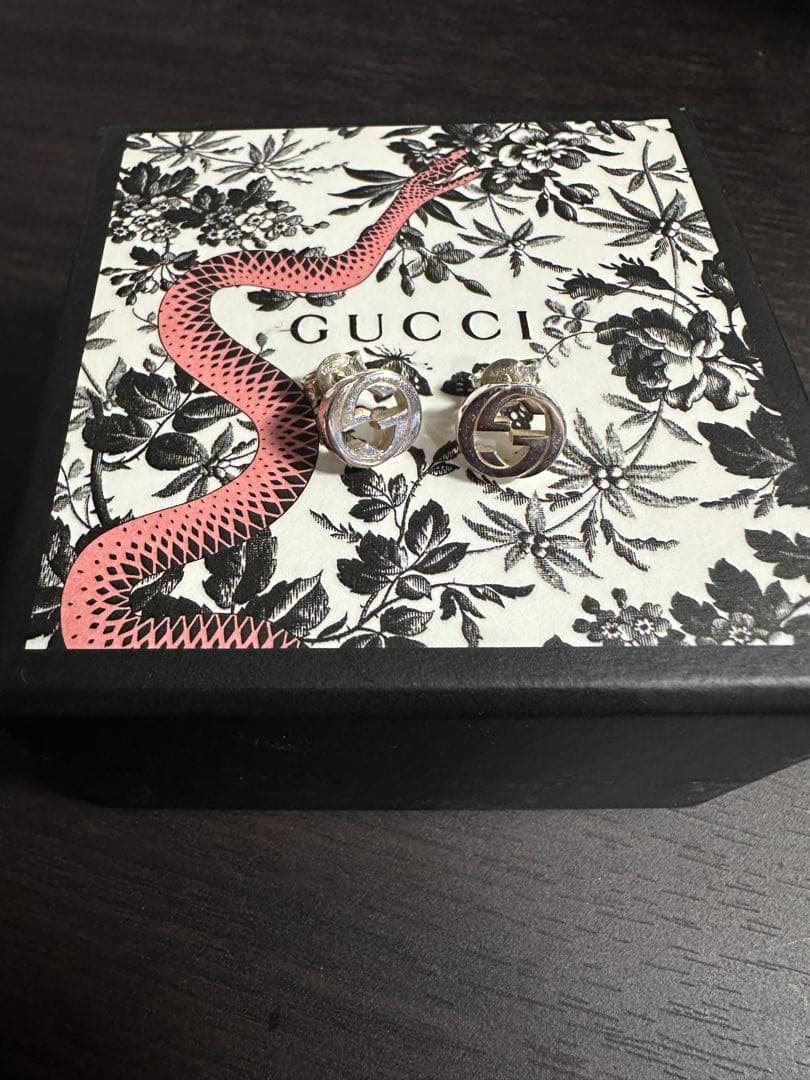 ぼ*り様 GUCCI グッチ インターロッキング　スタッズピアス　シルバー925