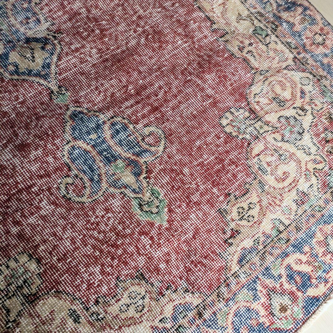 128×221 メダリオンシャビーレッド　トルコヴィンテージラグ