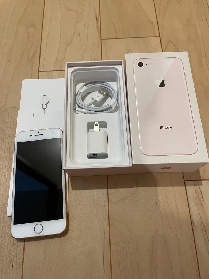 iPhone8 ゴールド色