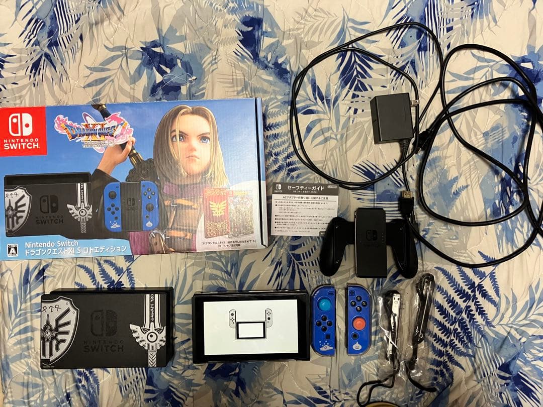 レアNintendo Switch ロトエディション　クリアケース装備★☆美品◎