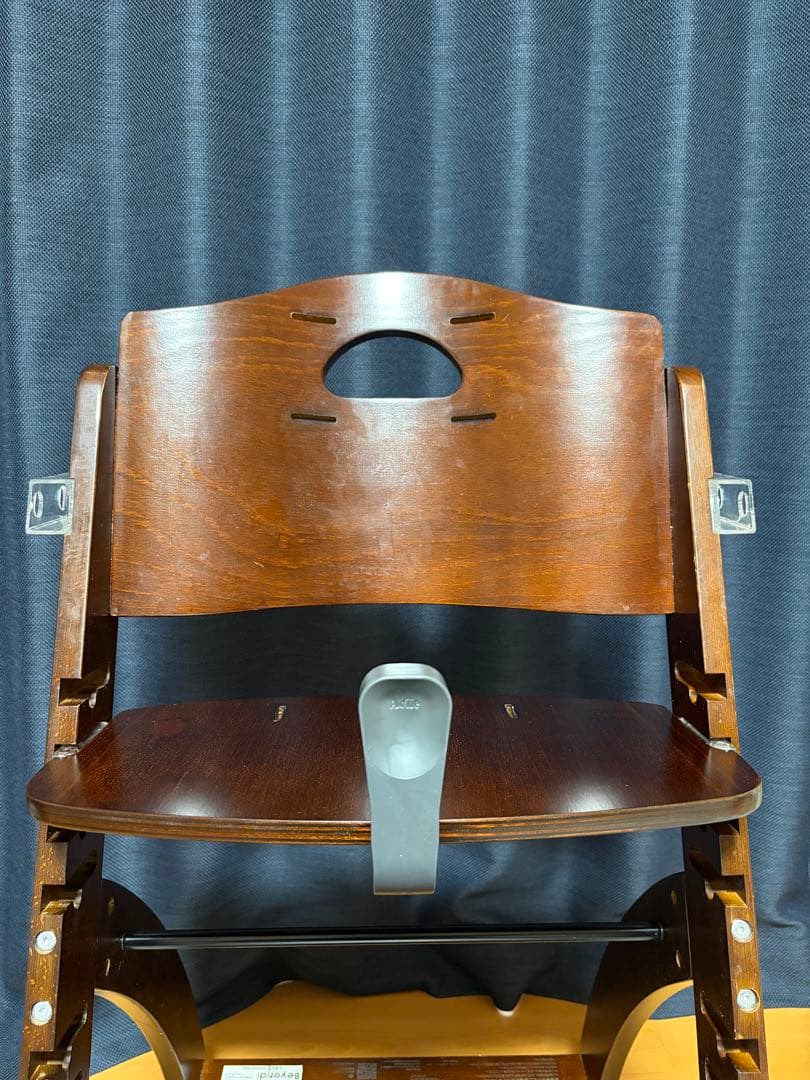 【送料込】Beyond ビヨンドジュニア　ベビーチェア　テーブル付　ハイチェア