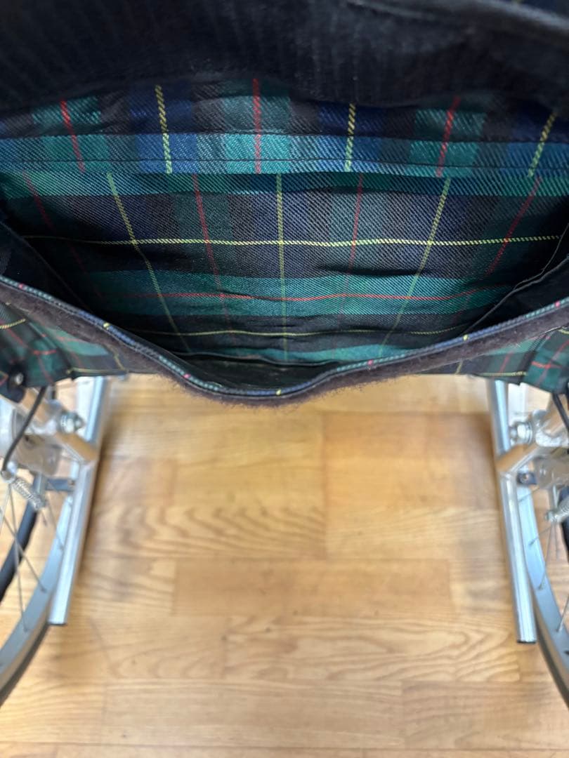 M004 車椅子 車イス ノーパンクタイヤ 幅660mm