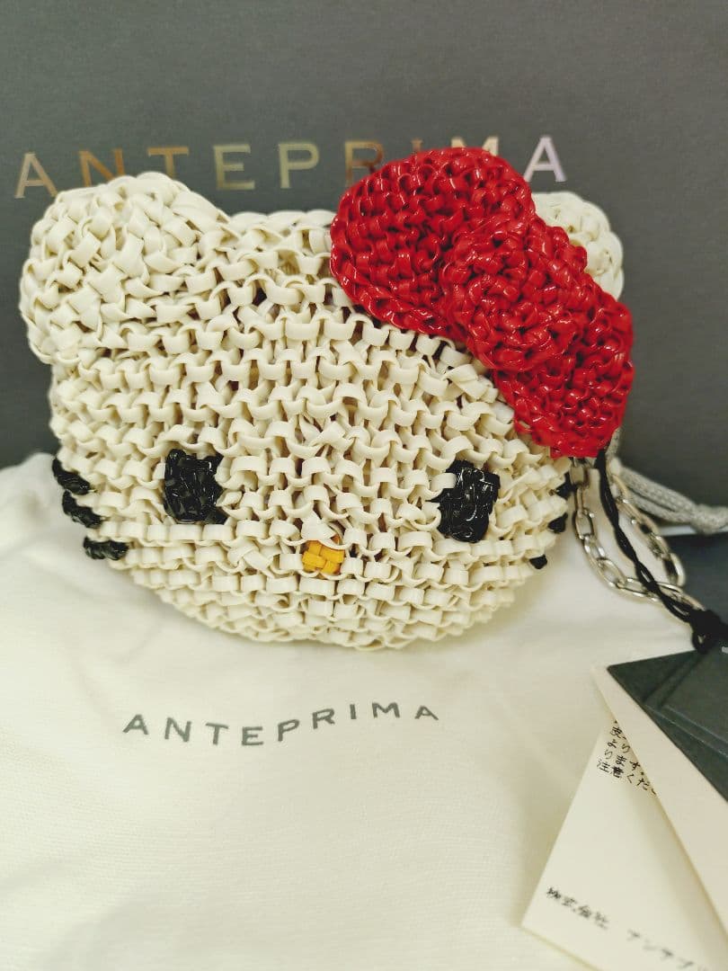 ANTEPRIMA ハローキティ チャームポーチホワイト未使用タグ付き