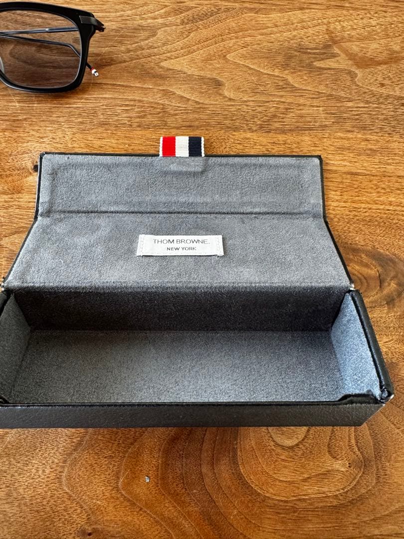 (生産終了）THOM BROWNE TB-701マットブラック　トムブラウン