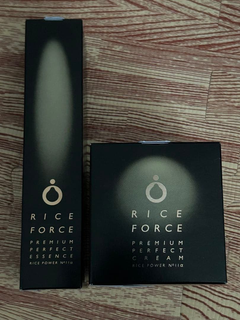 RICE FORCE プレミアムパーフェクトエッセンス & クリーム