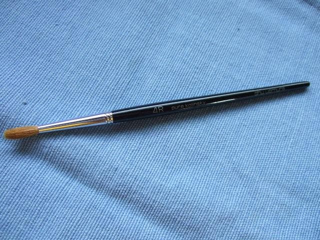 シュウウエムラ 高級天然毛ブラシ他・高級手鏡・リーフレット・未使用ネイルケア