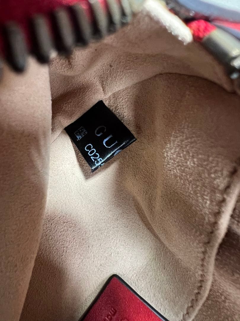 極美品　GUCCI グッチ　ボディバッグ　GGマーモント 476434 レッド