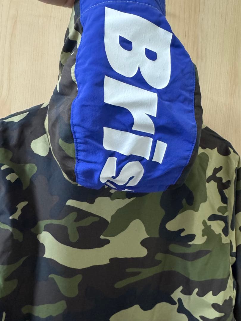 FCRB カモフラ フード付きナイロンジャケット