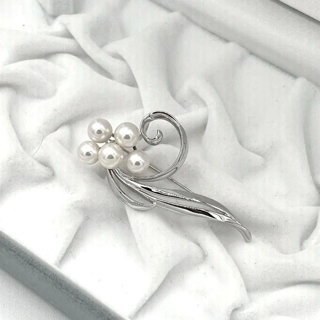 ☆美品☆ミキモト　5珠　シルバー　ブローチ　皇室御用達ブランド