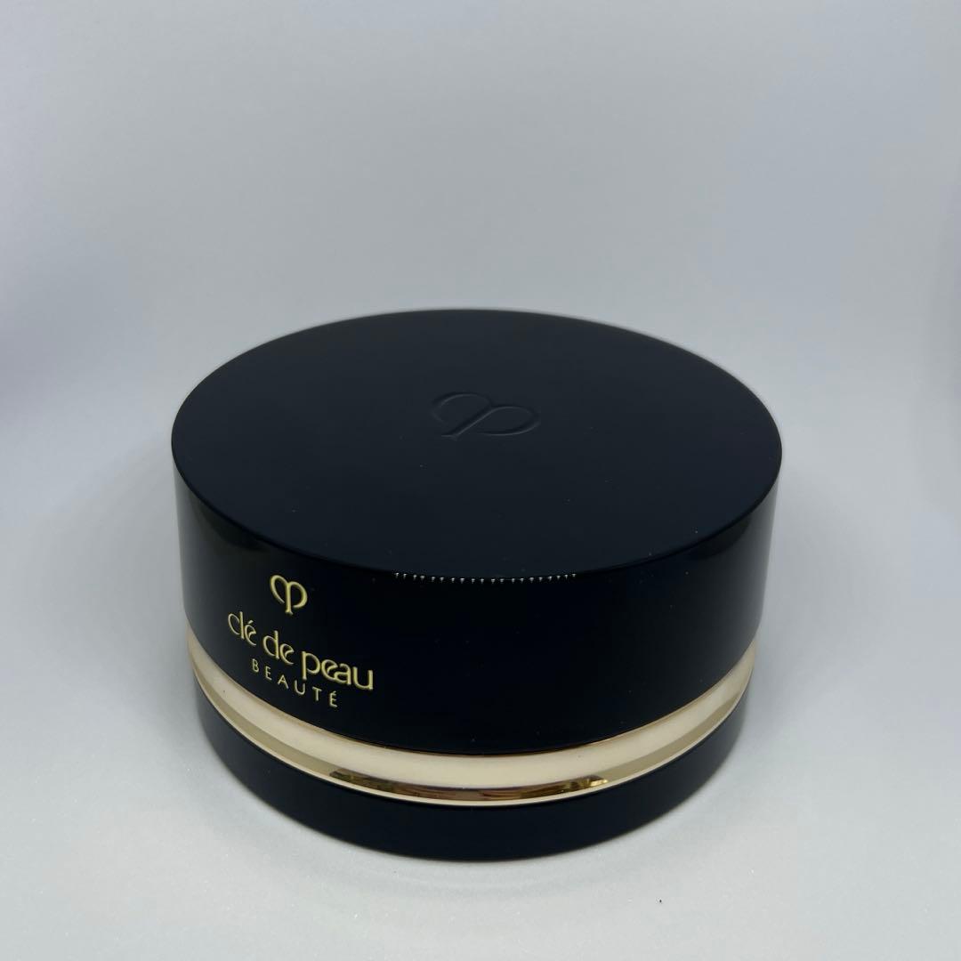 clé de peau クレドポーボーテ フェイスパウダー ライト