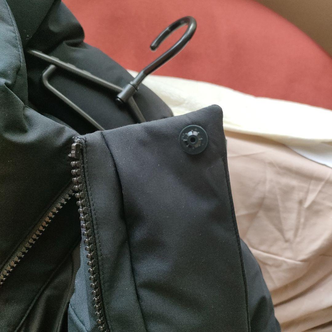 新品未使用　シームレスダウンジャケット　黒　メンズXL　ボタン破損有り