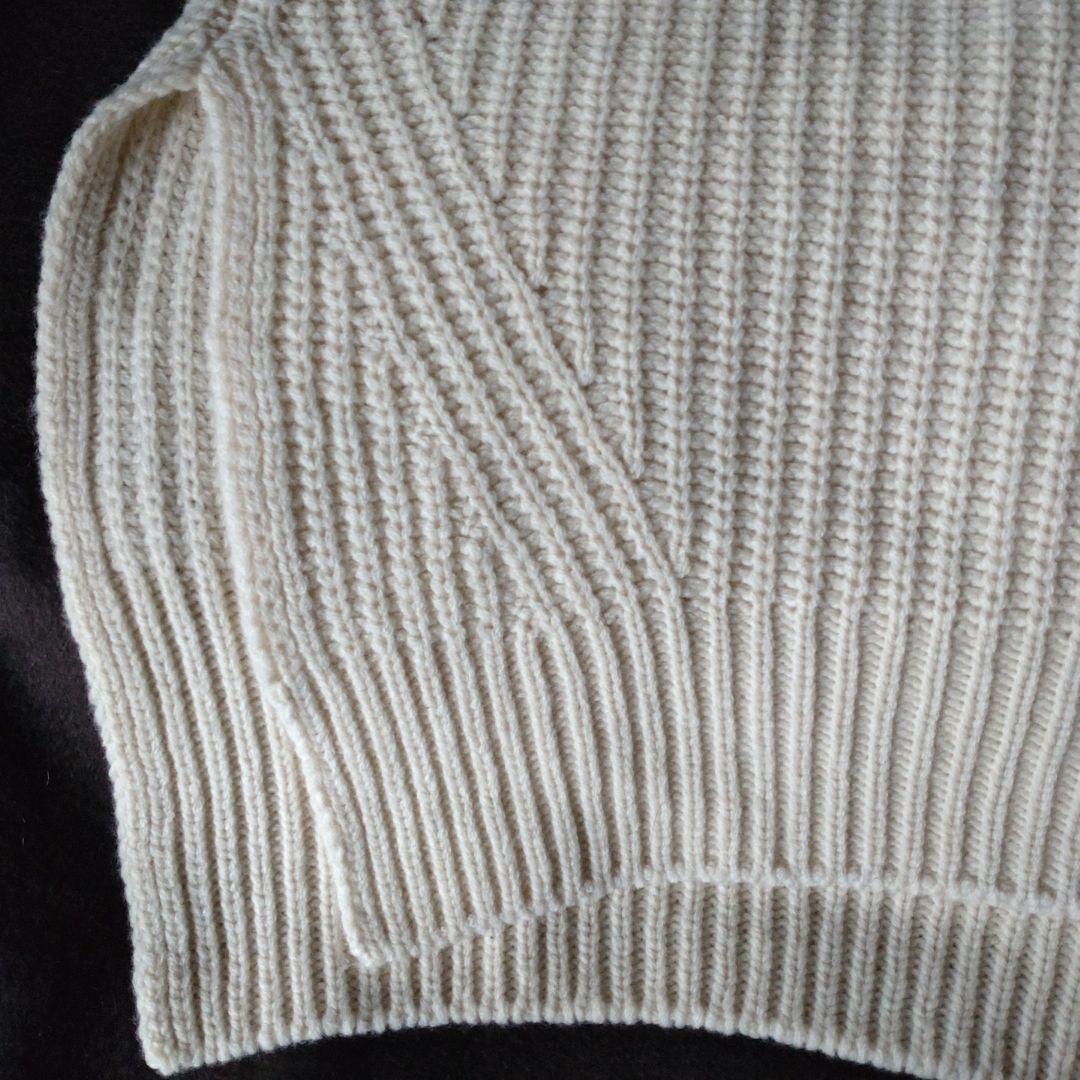 【未使用タグ付】TICCA　タートルネックリブニットベスト 　アイボリー