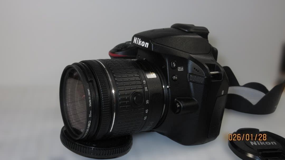 Nikon D3400 デジタル一眼レフカメラ 18-55mmレンズ付き極上品