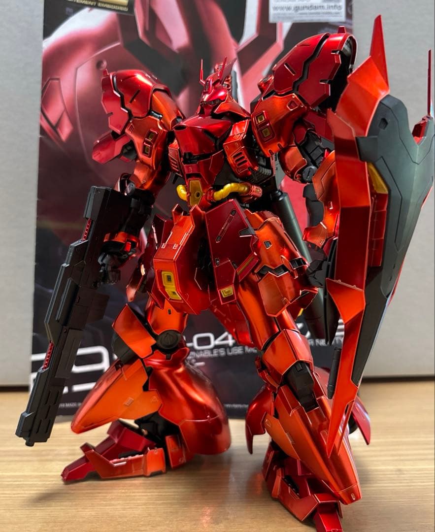 RGνガンダム チタニウムフィニッシュ サザビー スペシャルコーティング 完成品