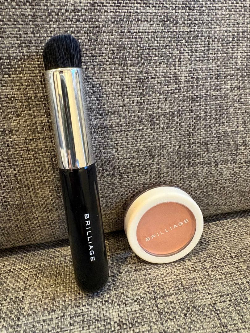 BRILLIAGE カモフラージュ　コンシーラーチーク01 ブラシ付き