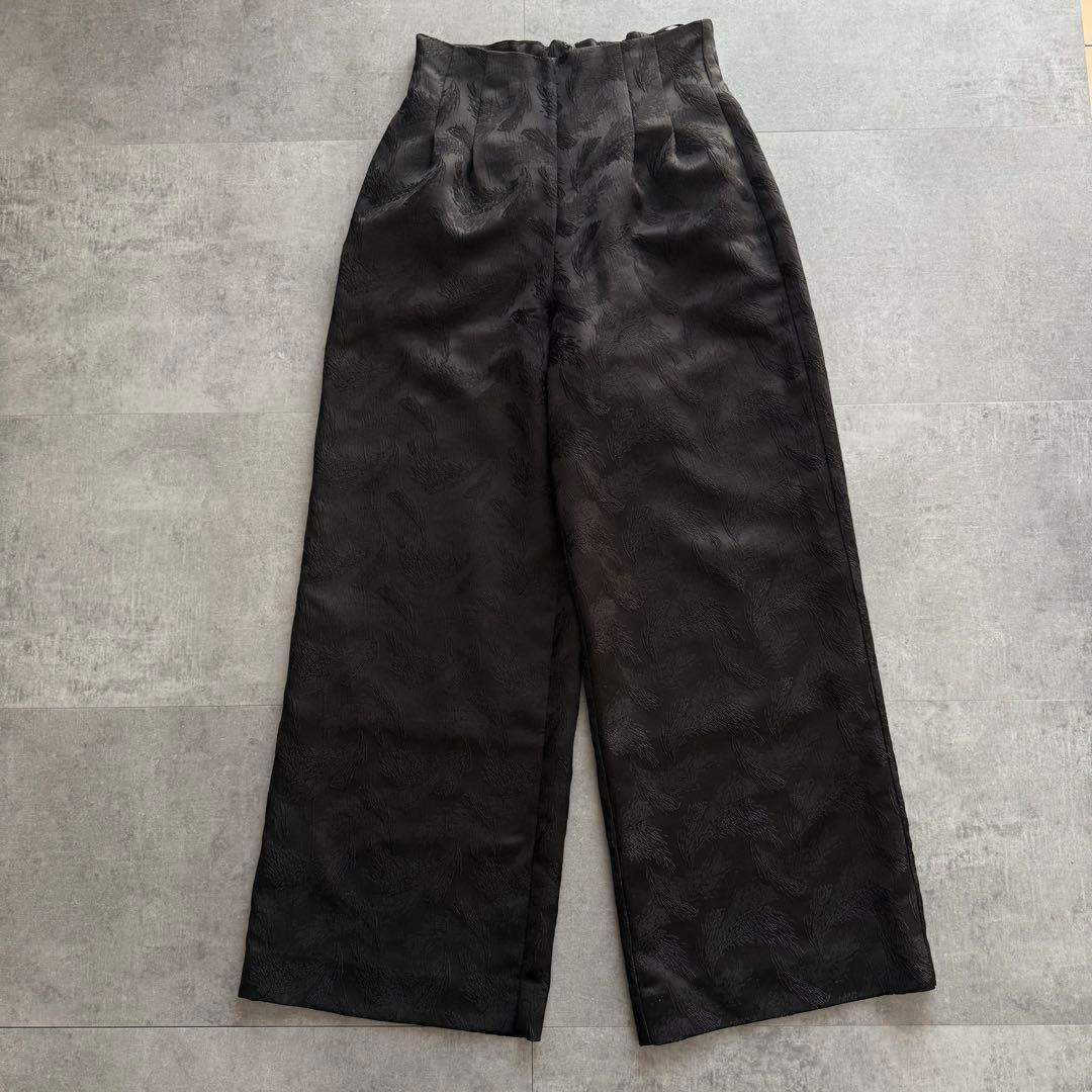 nianaフェザー柄ジャガードペプラム セットアップ パンツドレス オケージョン