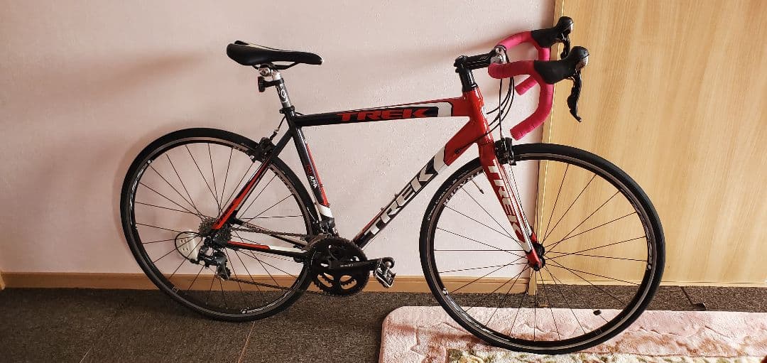 Trek ロードバイク サイズ54　　ホイールジャンク