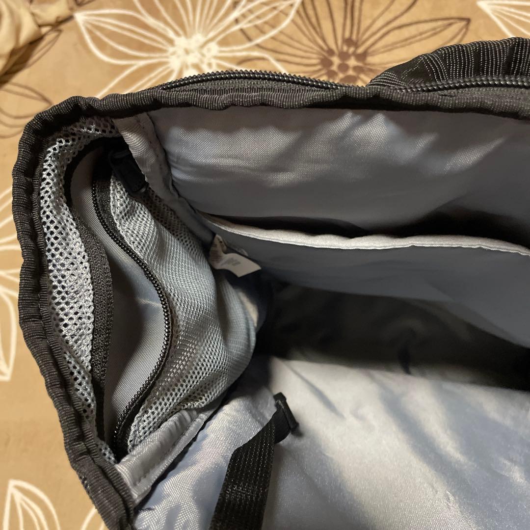 アンダーアーマー　ターポリンバックパック40L