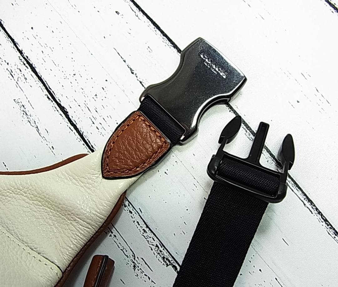 正規美品コーチｘDisneyコラボ　ウエスト＆ボディバック　3747　ミッキー