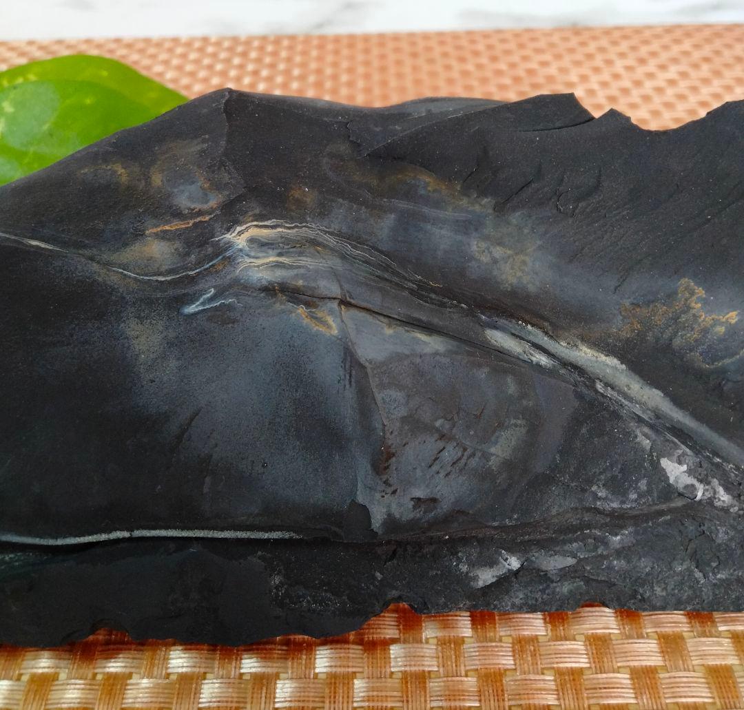 【大サイズ】★マイナスイオン★★免疫力★★冷え・凝り★913gブラックシリカ原石