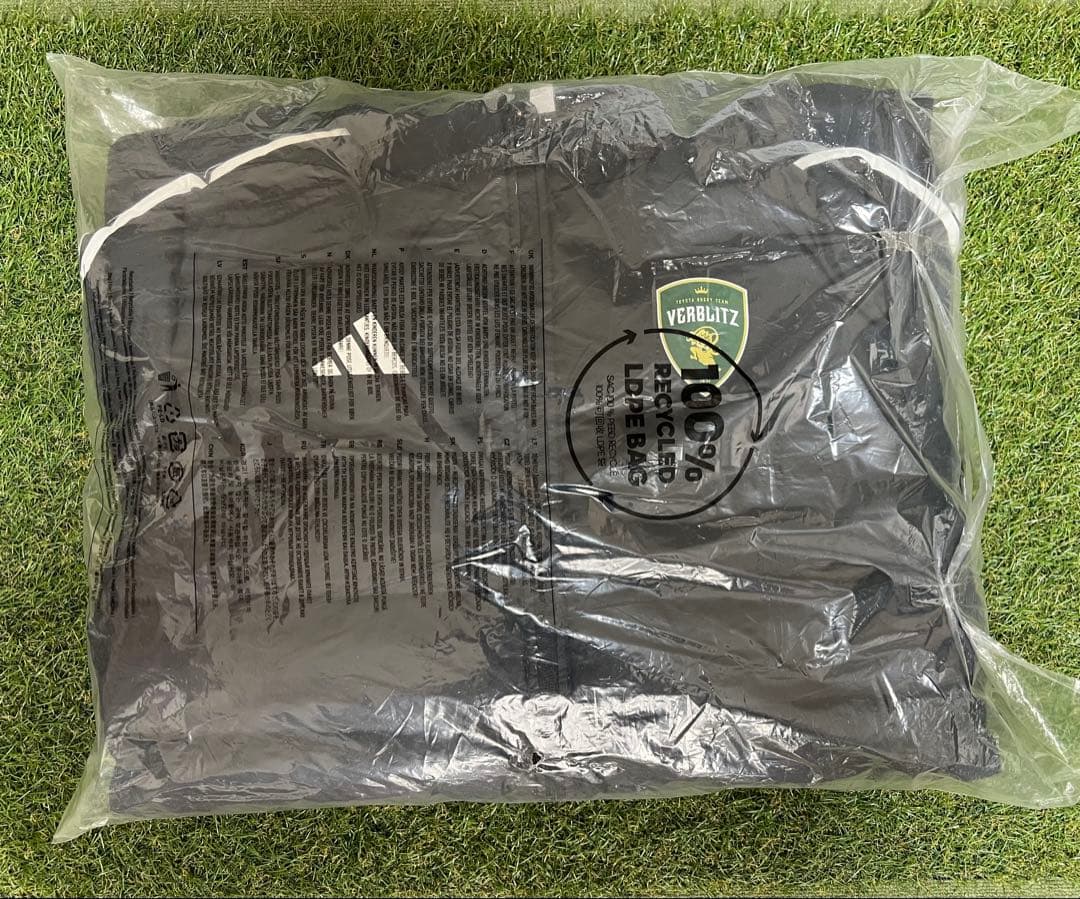 【新品未開封】トヨタヴェルブリッツ　adidas ロングダウンジャケット