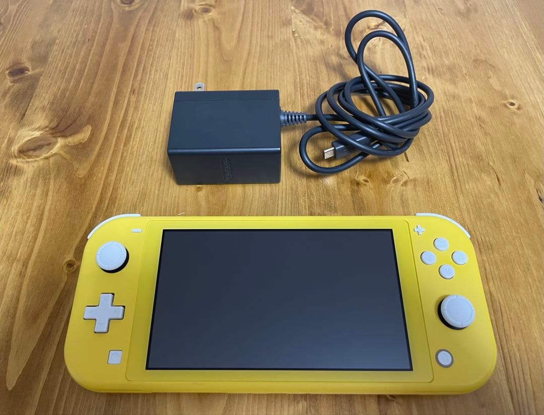Nintendo Switch Lite イエロー　本体+充電ケーブル　セット