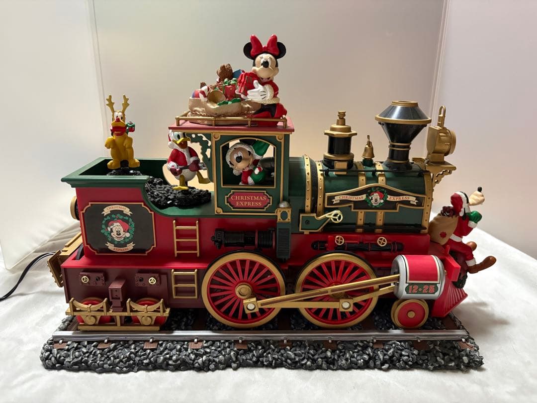ミッキークリスマスキャノンボール フィギュア 機関車 汽車ライトアップオルゴール