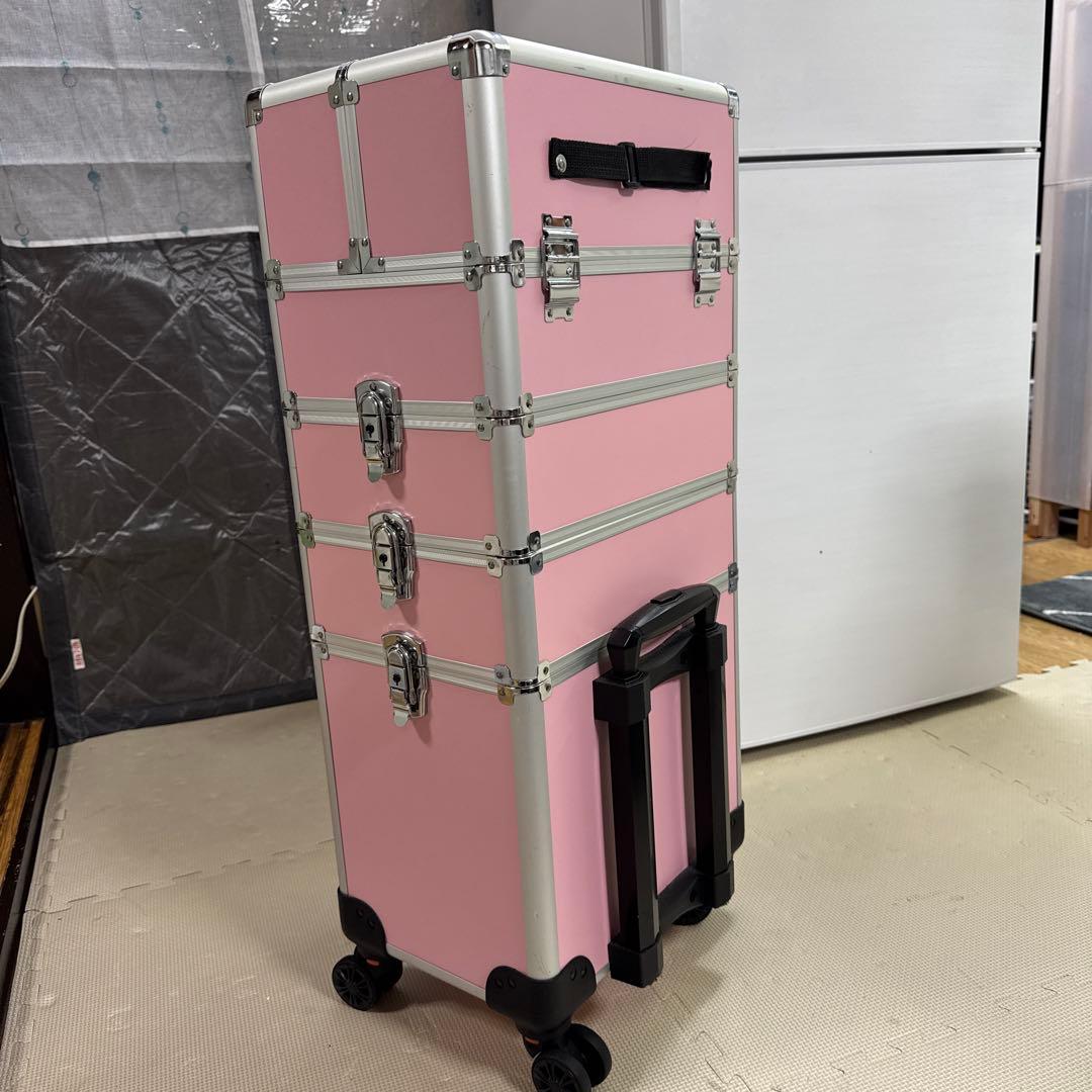 ネイル、メイク、キャスター付きケース