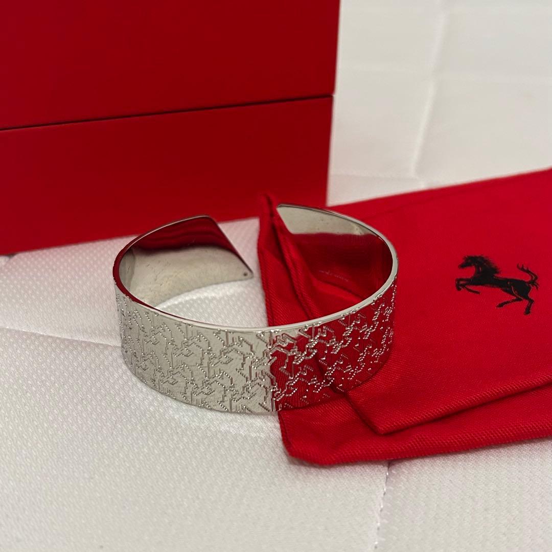 Ferrari シルバー バングル