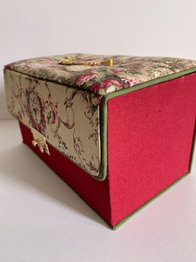 カルトナージュ ボックス、3作品