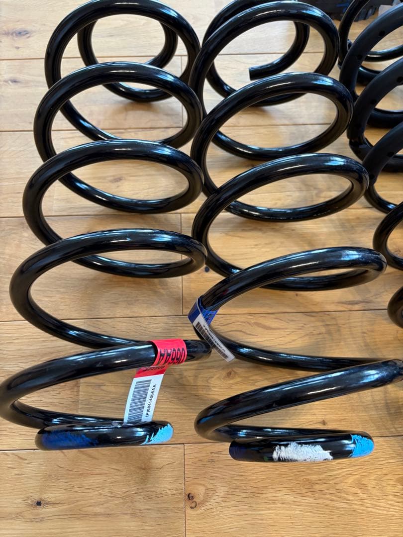 ゆっぴーラングラーJL2.0右　モパー純正2インチリフトアップキットFOX