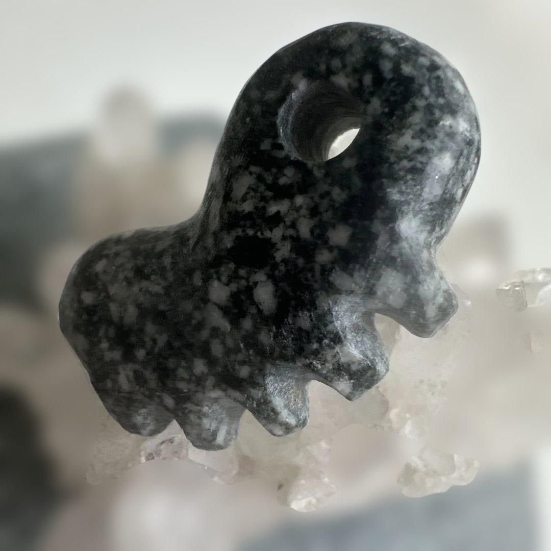 遠野の石　高波動霊石　龍神石　感謝の石　奇跡石　タテガミ勾玉　一ノ型