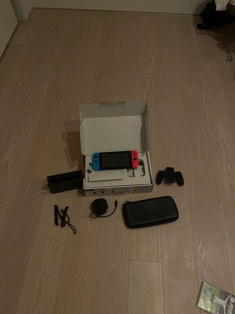 Nintendo Switch 青/赤 本体 + 付属品 ⭐️ケース付き