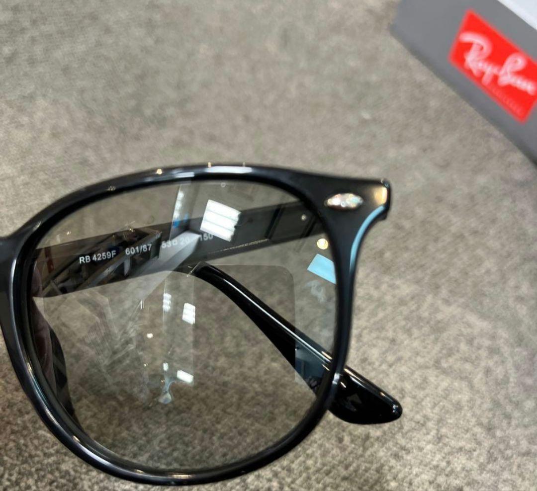 レイバンRayBan RB4259F601/87 BLACK/LIGHTGREY