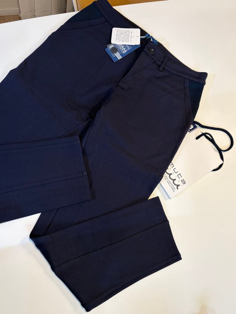 ムータマリン　濃紺メンズパンツ　Mサイズ　新品未使用