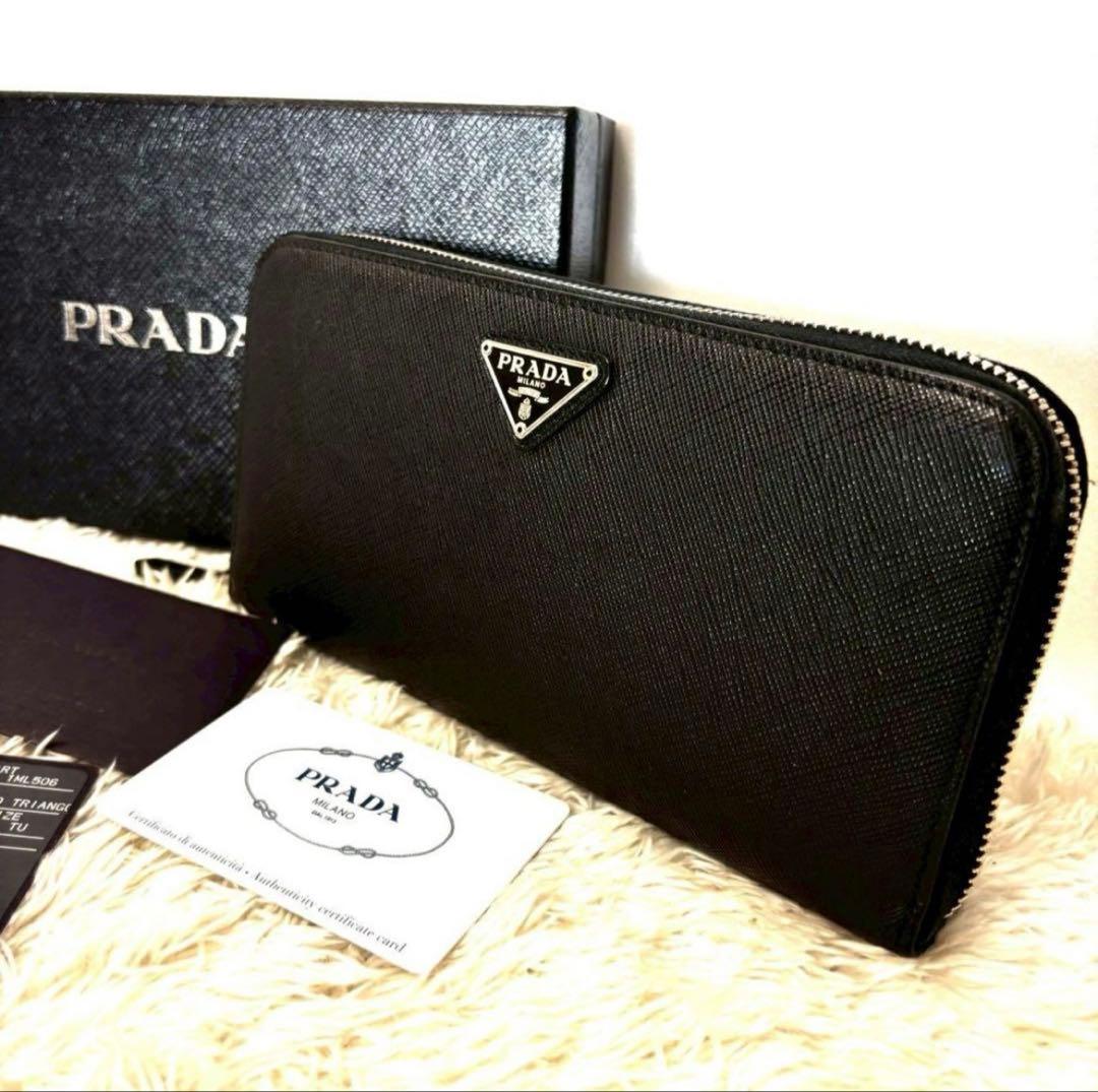 プラダ　長財布　サフィアーノ　レザー　ブラック　ラウンドジップ　ギャランティ付き